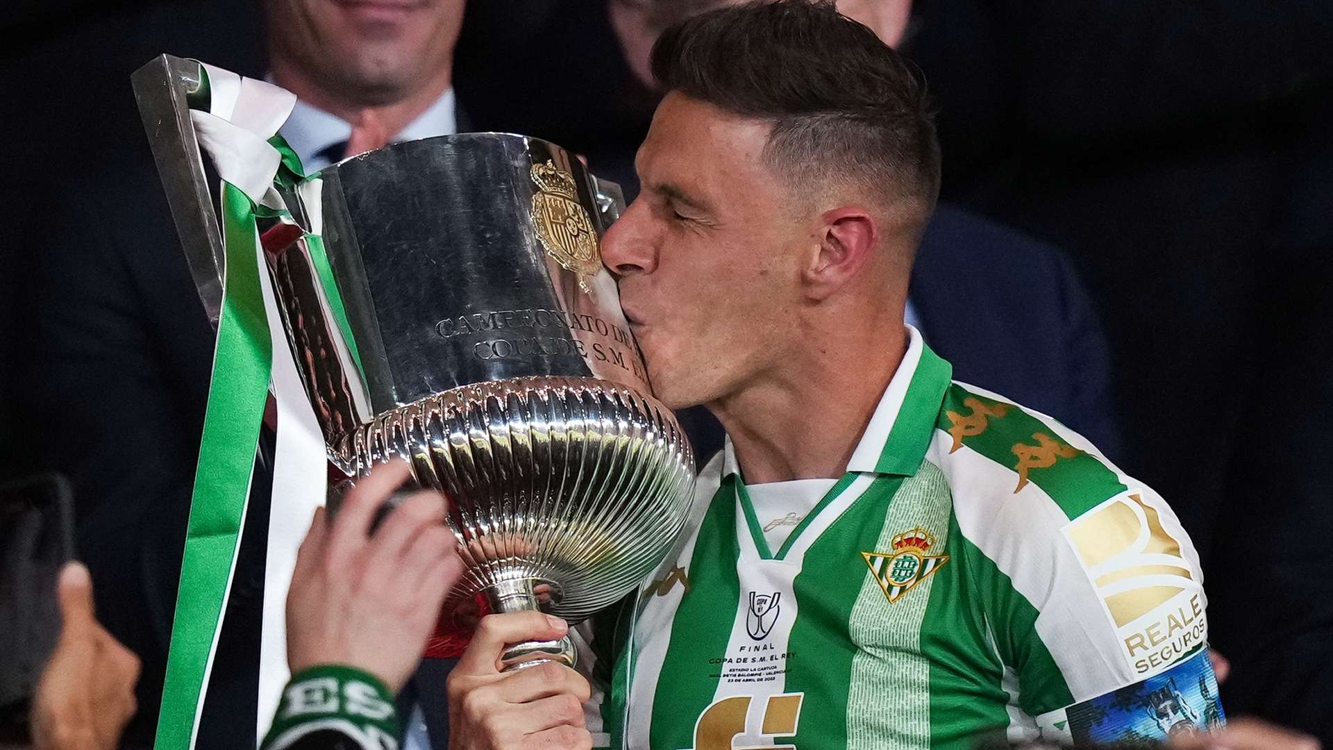 尤其是在多 尤其是在多